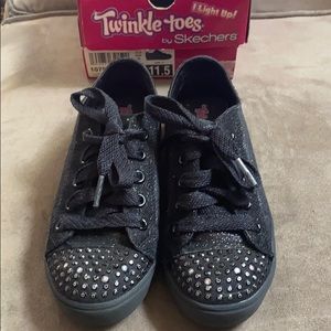 black twinkle toes
